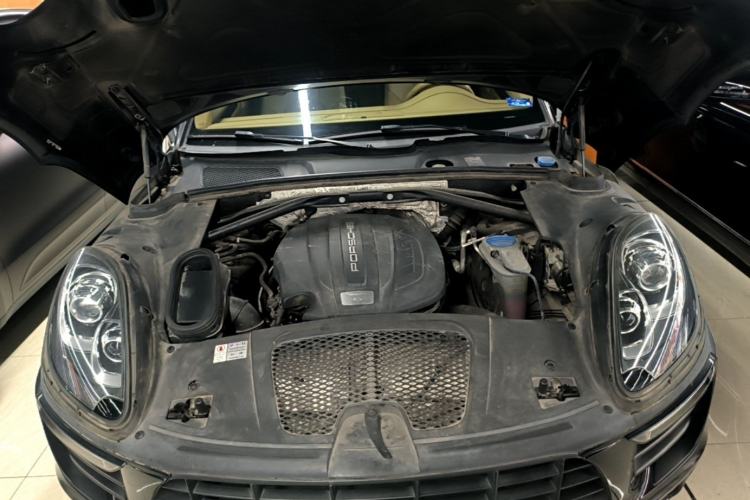Used Porsche Macan 2014 Macan 2.0T Engine Bay