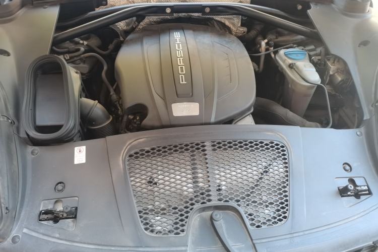 Used Porsche Macan 2014 Macan 2.0T Engine Bay