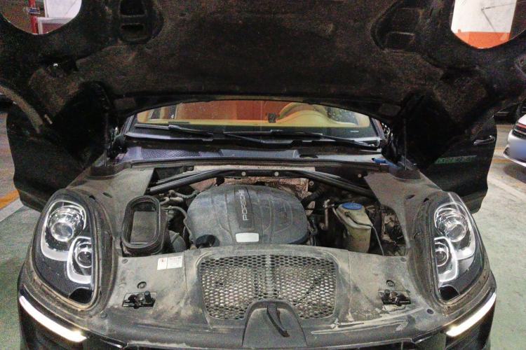 Used Porsche Macan 2014 Macan 2.0T Engine Bay