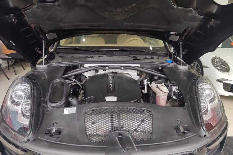Used Porsche Macan 2014 Macan 2.0T Engine Bay