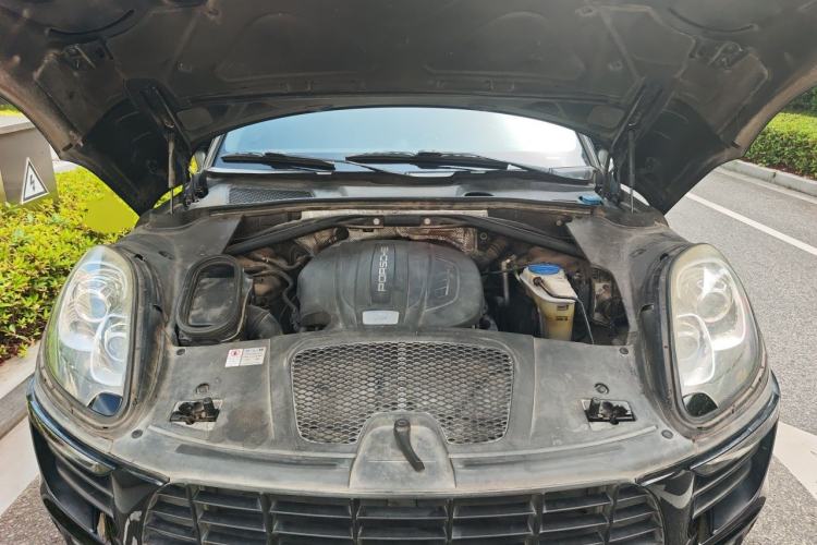 Used Porsche Macan 2014 Macan 2.0T Engine Bay