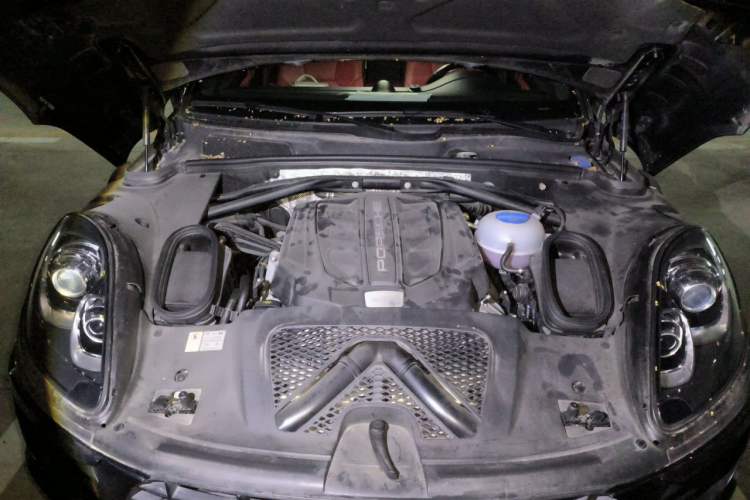 Used Porsche Macan 2014 Macan S 3.0T Engine Bay