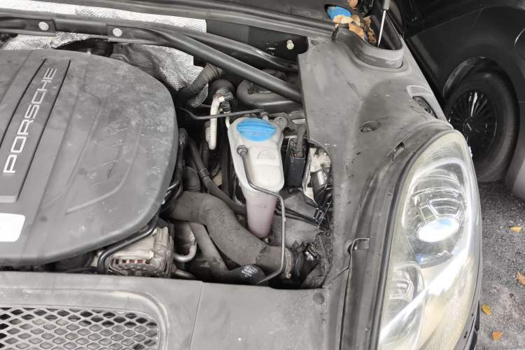 Used Porsche Macan 2014 Macan 2.0T Engine Bay Left