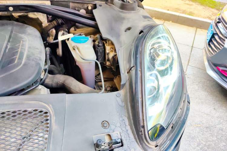Used Porsche Macan 2014 Macan 2.0T Engine Bay Left