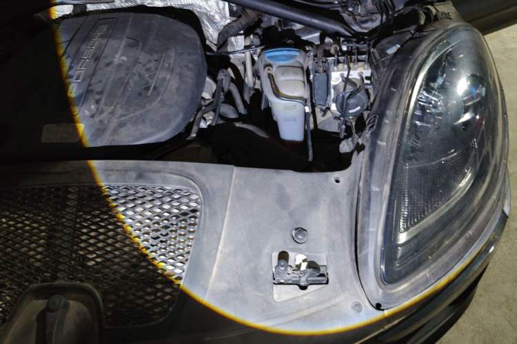 Used Porsche Macan 2014 Macan 2.0T Engine Bay Left
