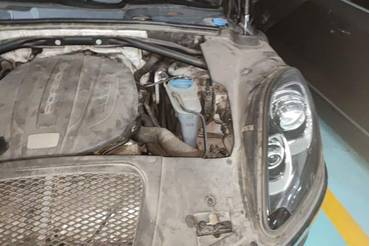 Used Porsche Macan 2014 Macan 2.0T Engine Bay Left