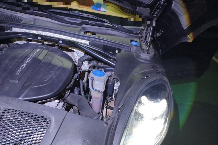 Used Porsche Macan 2014 Macan 2.0T Engine Bay Left