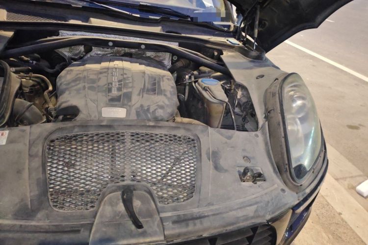 Used Porsche Macan 2014 Macan 2.0T Engine Bay Left
