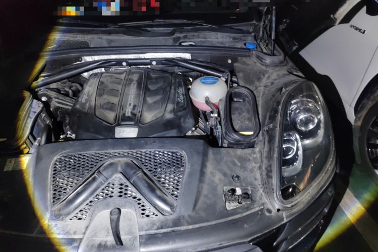 Used Porsche Macan 2014 Macan Turbo 3.6T Engine Bay Left