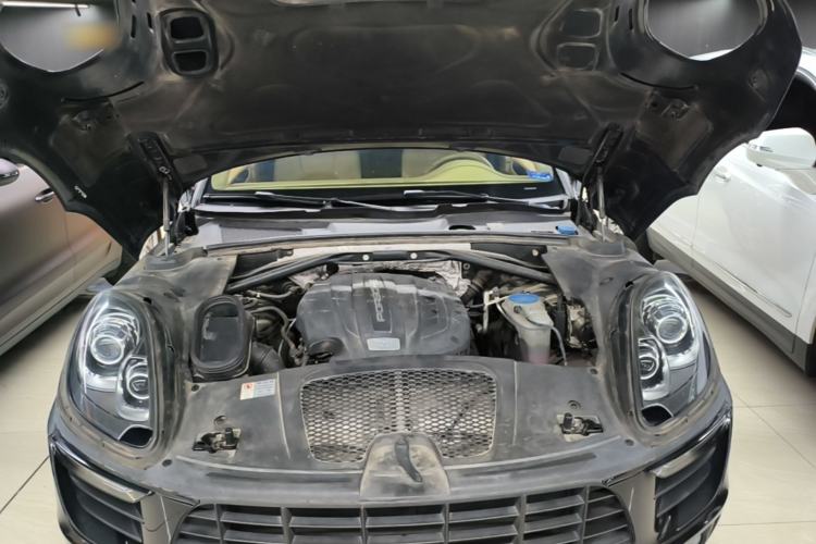 Used Porsche Macan 2014 Macan 2.0T Engine Bay