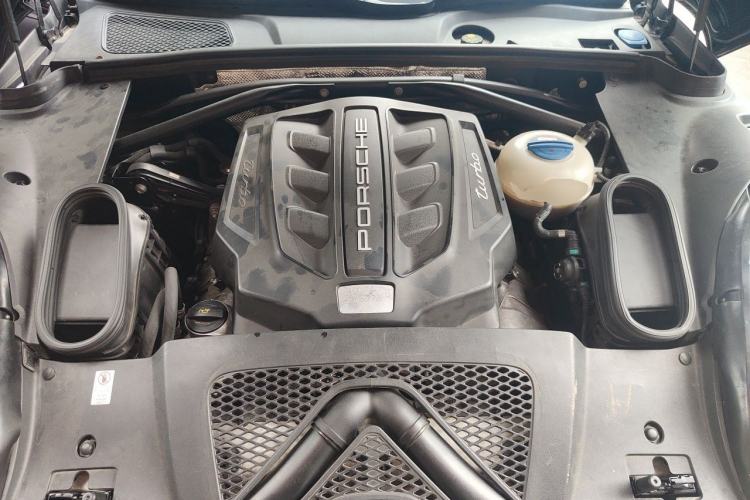 Used Porsche Macan 2014 Macan Turbo 3.6T Engine Bay