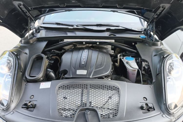Used Porsche Macan 2014 Macan 2.0T Engine Bay