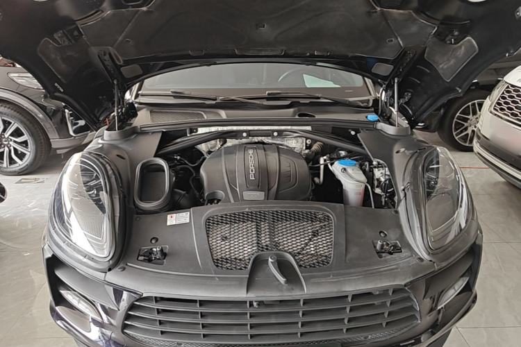 Used Porsche Macan 2014 Macan 2.0T Engine Bay