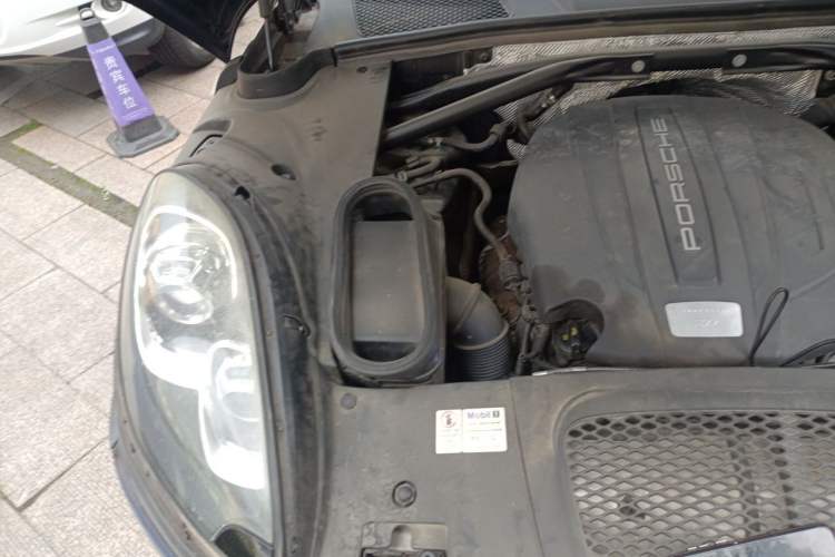Used Porsche Macan 2014 Macan 2.0T Engine Bay Right