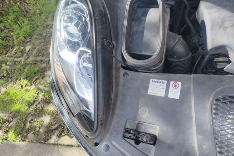 Used Porsche Macan 2014 Macan 2.0T Engine Bay Right