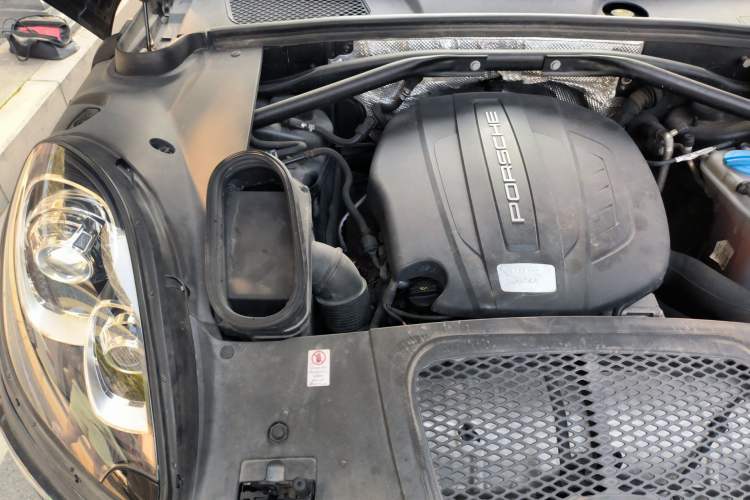 Used Porsche Macan 2014 Macan 2.0T Engine Bay Right