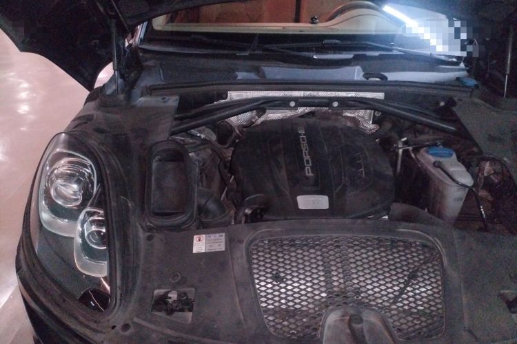 Used Porsche Macan 2014 Macan 2.0T Engine Bay Right