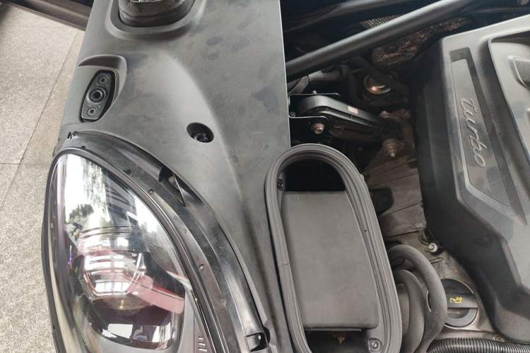 Used Porsche Macan 2014 Macan Turbo 3.6T Engine Bay Right