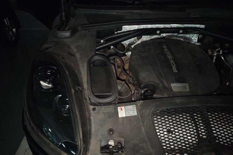 Used Porsche Macan 2014 Macan 2.0T Engine Bay Right