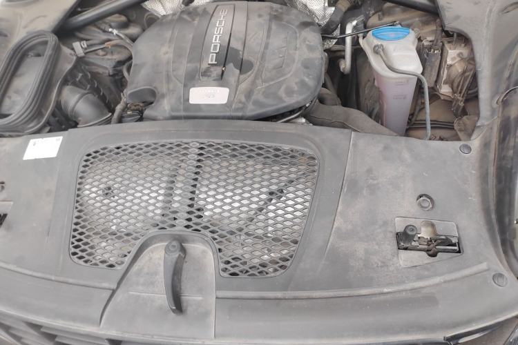 Used Porsche Macan 2014 Macan 2.0T Engine Bay