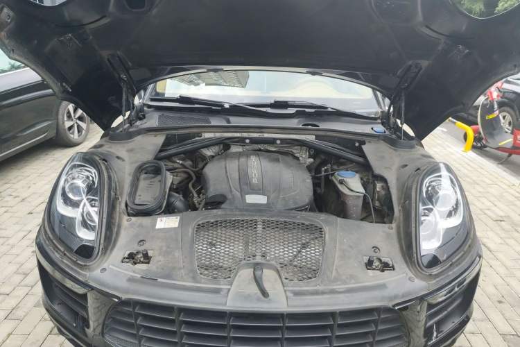 Used Porsche Macan 2014 Macan 2.0T Engine Bay