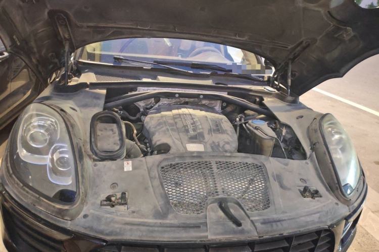 Used Porsche Macan 2014 Macan 2.0T Engine Bay