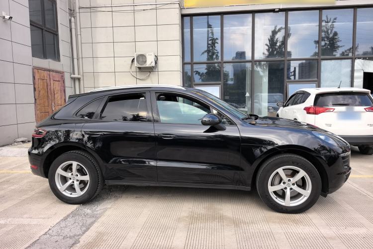 Used Porsche Macan 2014 Macan 2.0T Exterior 3