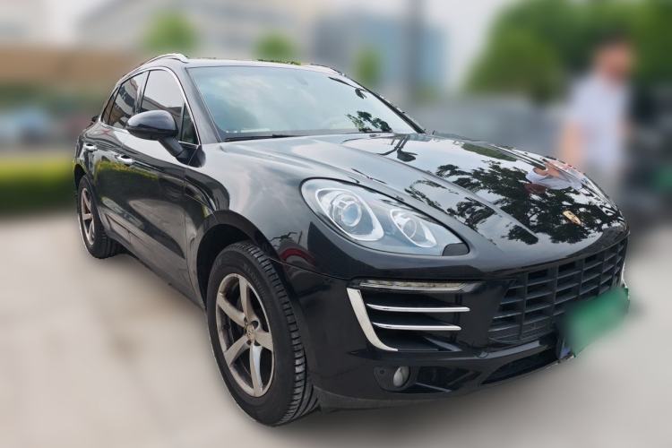 Used Porsche Macan 2014 Macan 2.0T Front Right 45 Deg