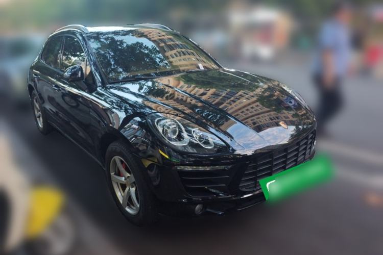 Used Porsche Macan 2014 Macan 2.0T Front Right 45 Deg