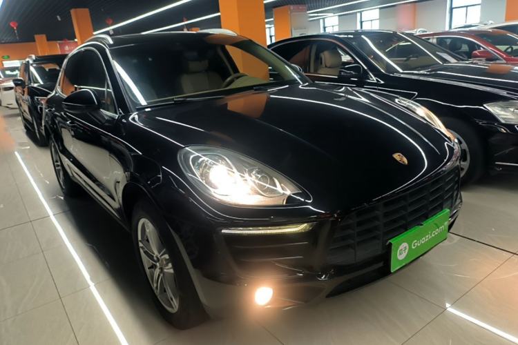 Used Porsche Macan 2014 Macan 2.0T Front Right 45 Deg