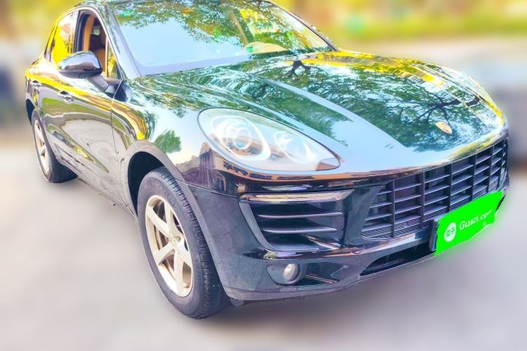 Used Porsche Macan 2014 Macan 2.0T Front Right 45 Deg