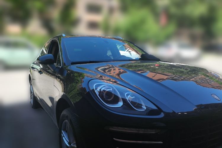 Used Porsche Macan 2014 Macan 2.0T Front Right 45 Deg