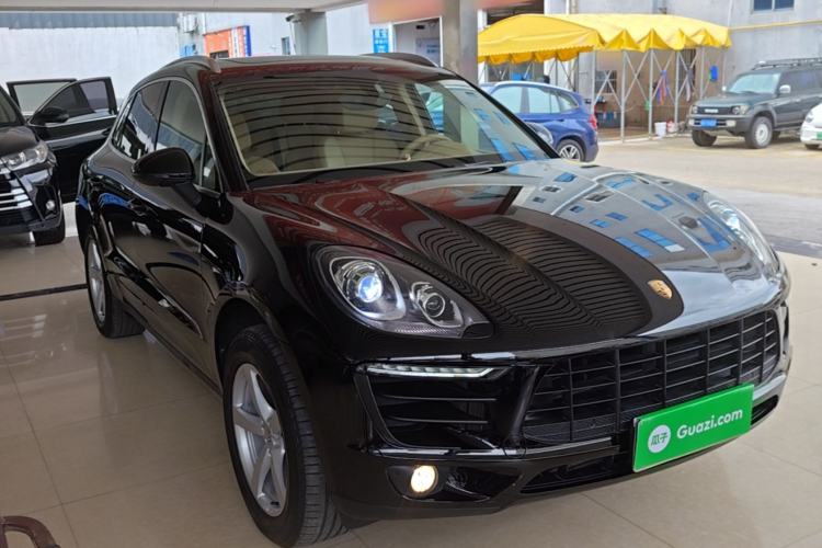 Used Porsche Macan 2014 Macan 2.0T Front Right 45 Deg
