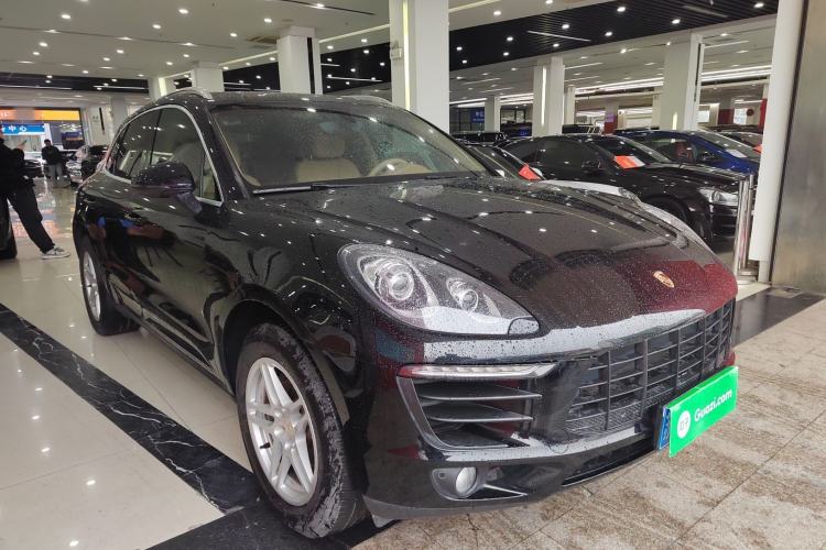 Used Porsche Macan 2014 Macan 2.0T Front Right 45 Deg
