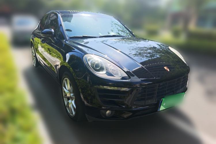 Used Porsche Macan 2014 Macan 2.0T Front Right 45 Deg