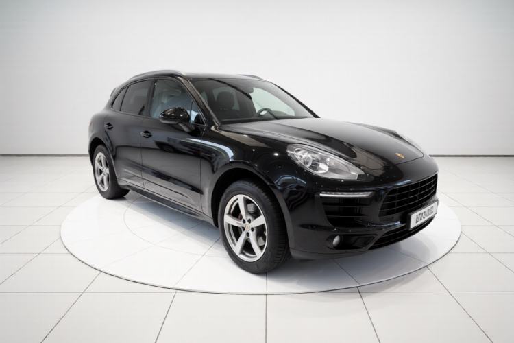 Used Porsche Macan 2014 Macan 2.0T Front Right 45 Deg