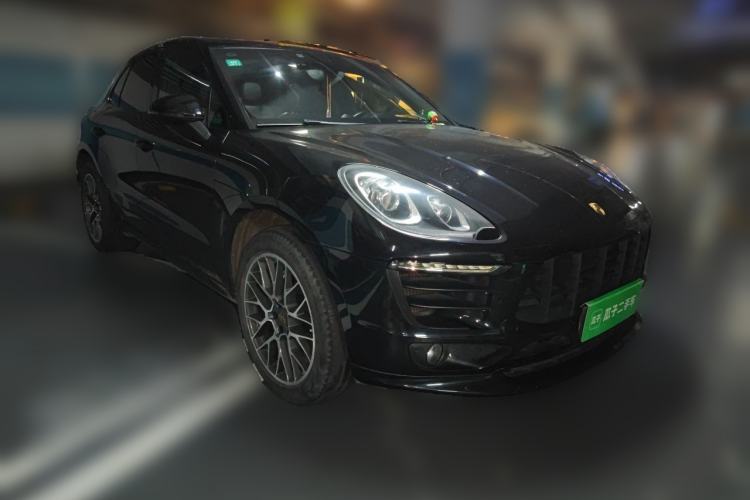 Used Porsche Macan  Front Right 45 Deg
