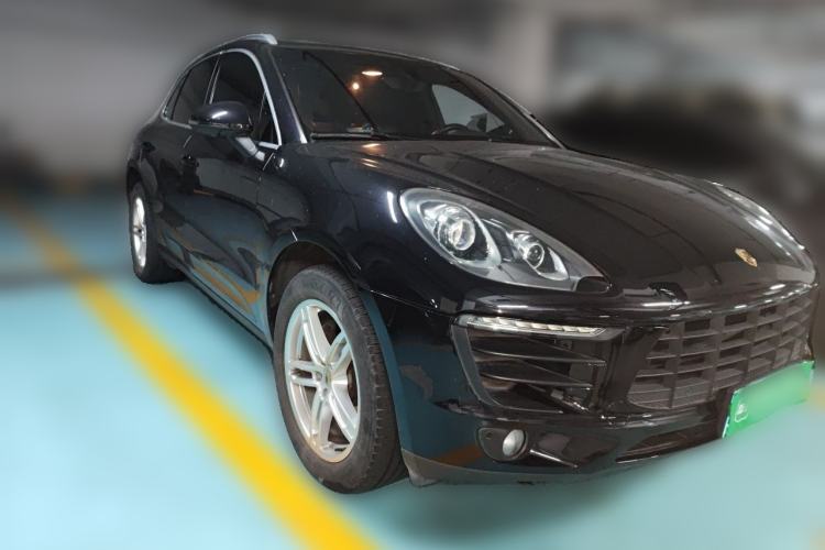 Used Porsche Macan 2014 Macan 2.0T Front Right 45 Deg