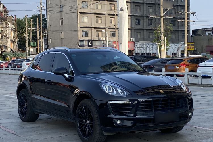 Used Porsche Macan 2014 Macan 2.0T Front Right 45 Deg