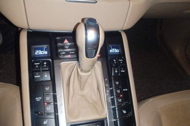 Used Porsche Macan 2014 Macan 2.0T Gear Lever