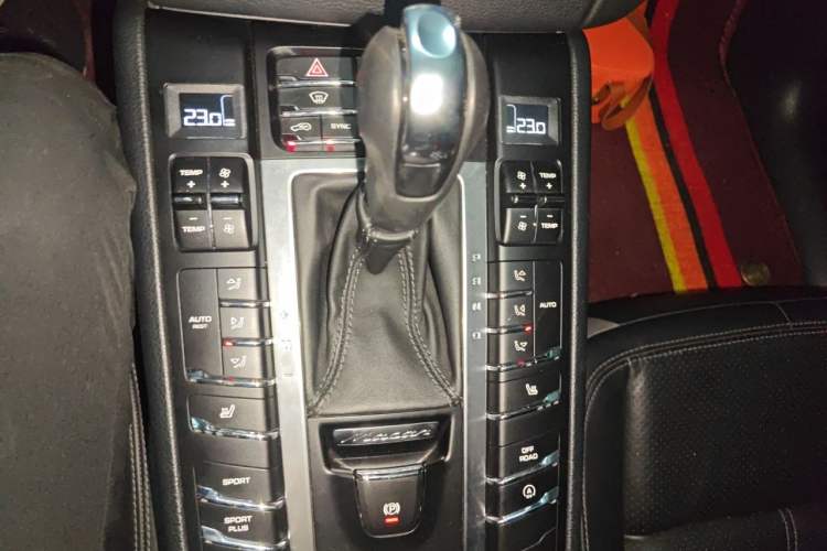 Used Porsche Macan  Gear Lever