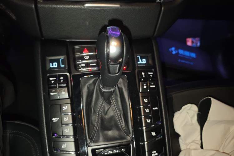 Used Porsche Macan 2014 Macan 2.0T Gear Lever
