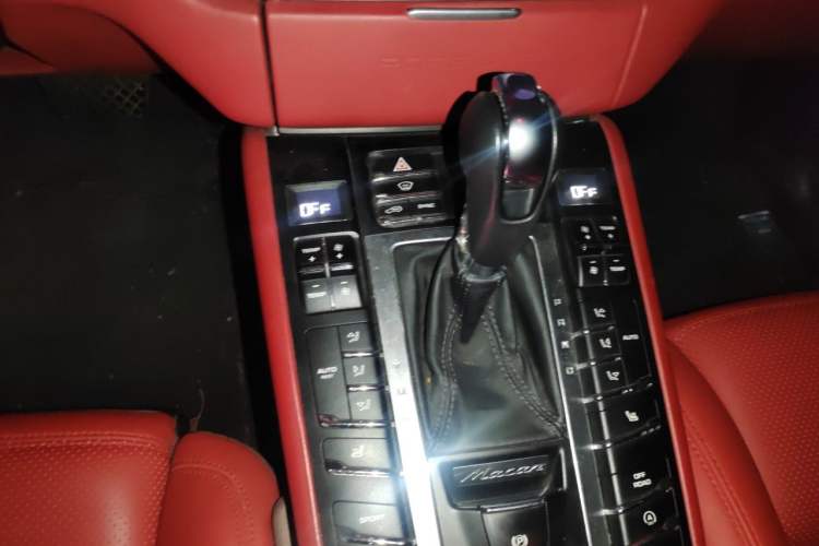 Used Porsche Macan 2014 Macan Turbo 3.6T Gear Lever