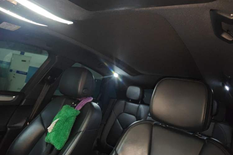 Used Porsche Macan  Headliner