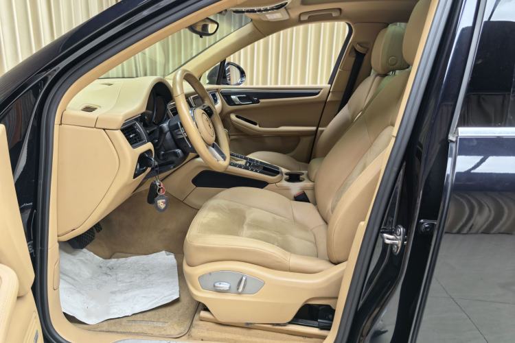 Used Porsche Macan 2014 Macan 2.0T Interior 1