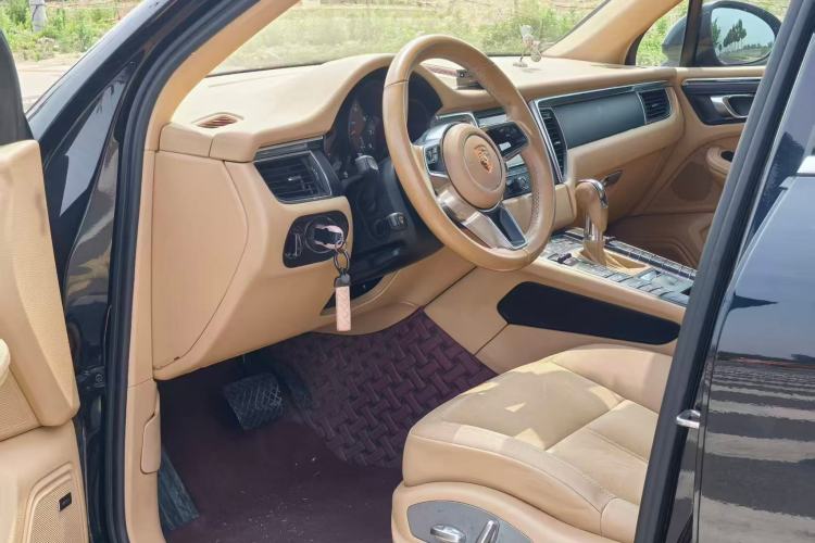 Used Porsche Macan 2014 Macan 2.0T Interior 2