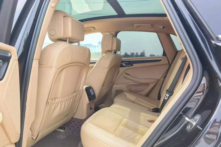 Used Porsche Macan 2014 Macan 2.0T Interior 3