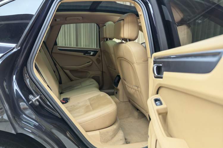 Used Porsche Macan 2014 Macan 2.0T Interior 4