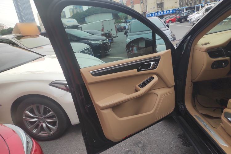Used Porsche Macan 2014 Macan 2.0T Interior 4