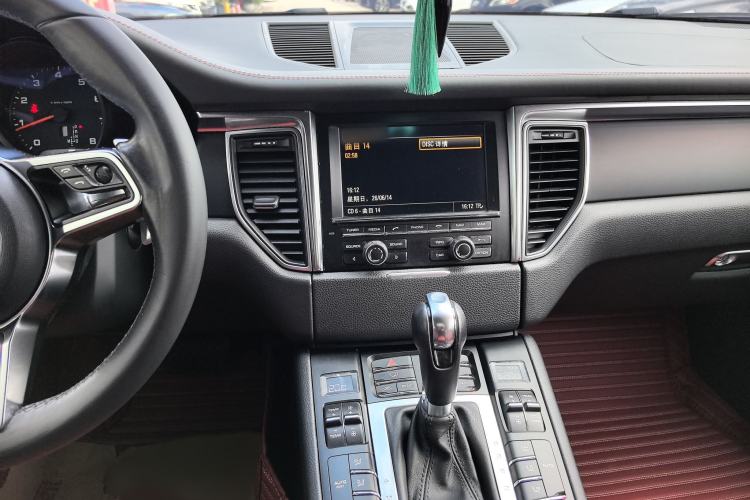 Used Porsche Macan 2014 Macan 2.0T Interior 4